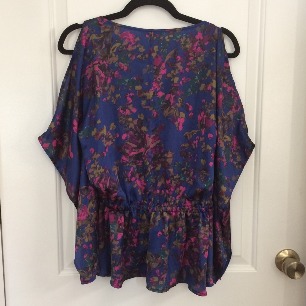 Express Colorful Top - Picture 7 of 8